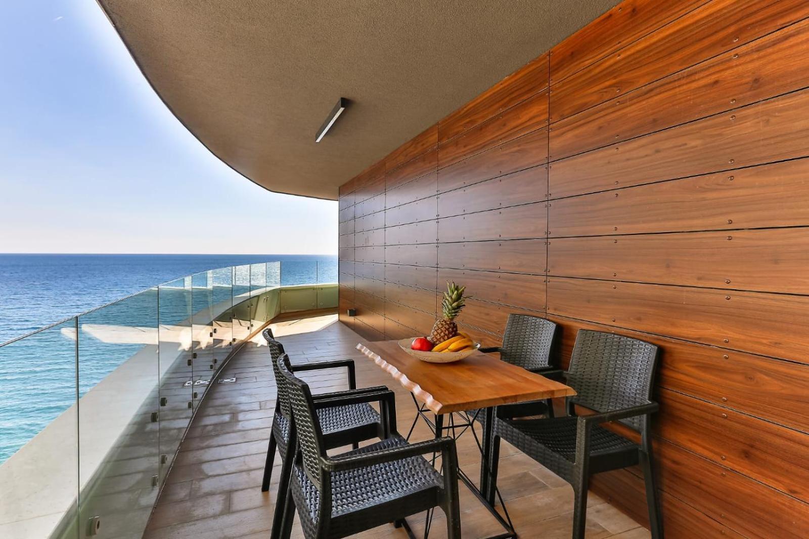 Maresia Boutique Suites Budva Bagian luar foto