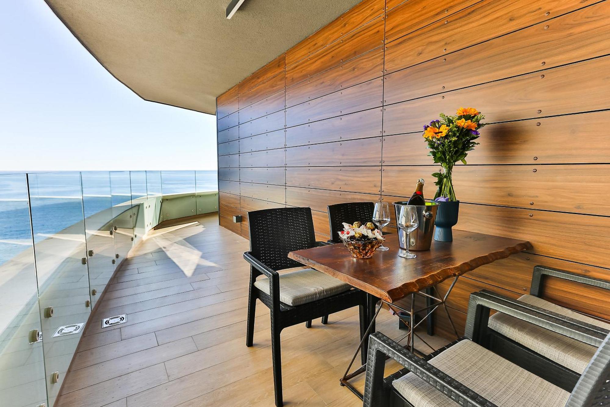 Maresia Boutique Suites Budva Bagian luar foto