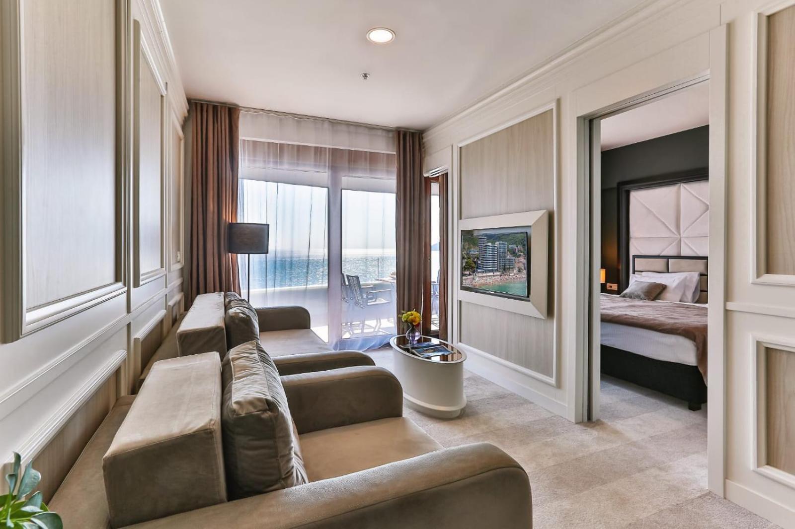 Maresia Boutique Suites Budva Bagian luar foto