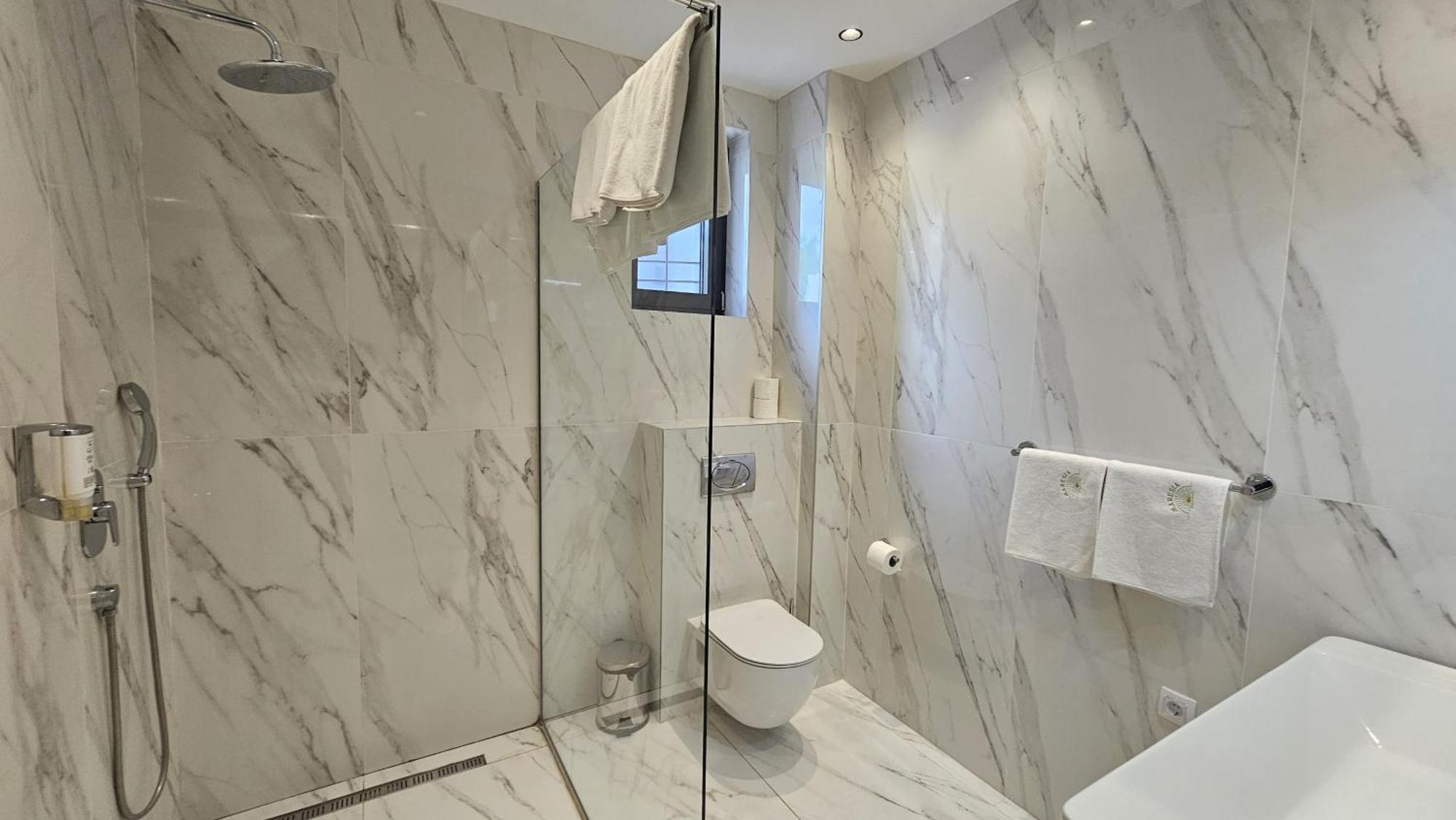 Maresia Boutique Suites Budva Bagian luar foto