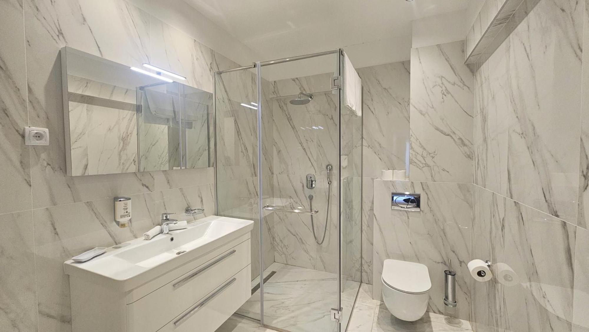 Maresia Boutique Suites Budva Bagian luar foto