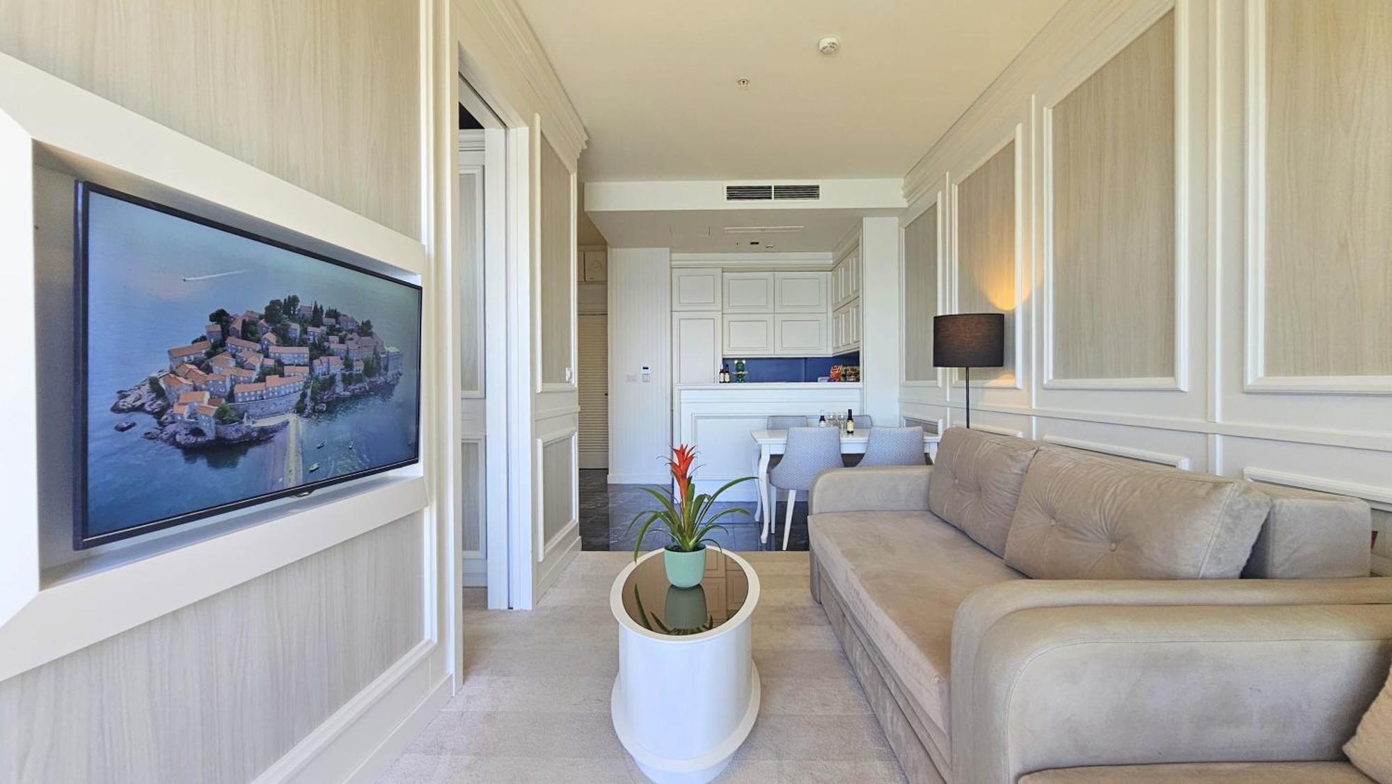 Maresia Boutique Suites Budva Bagian luar foto