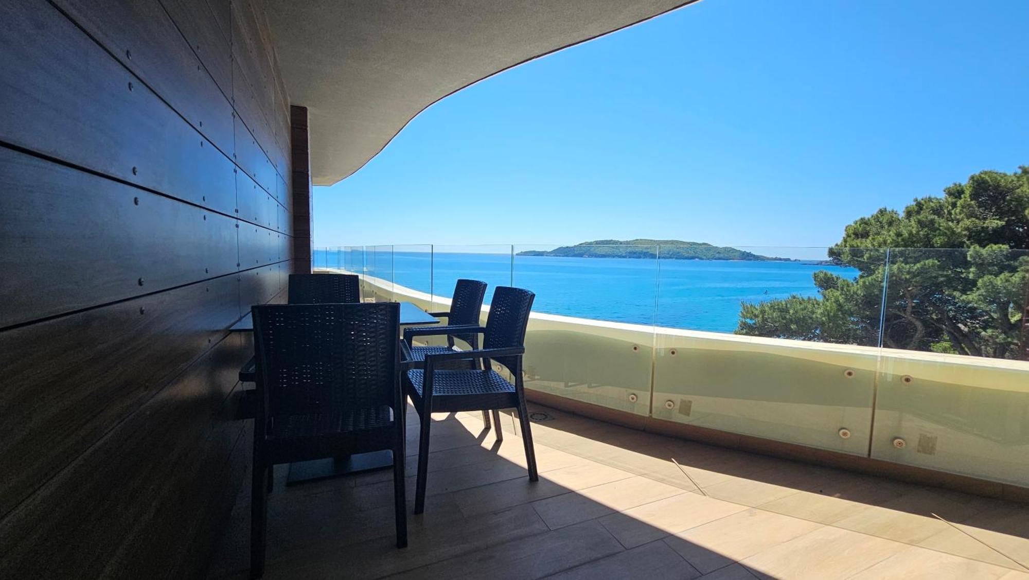 Maresia Boutique Suites Budva Bagian luar foto