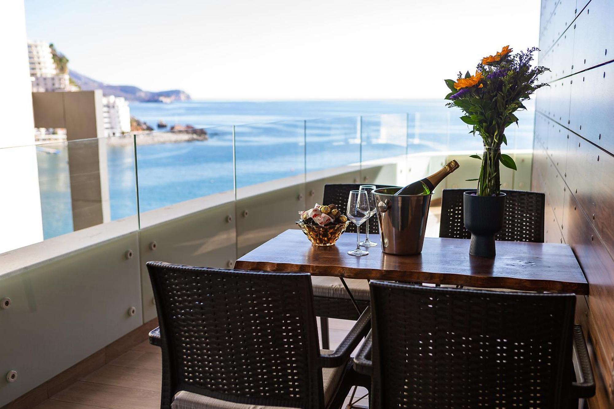 Maresia Boutique Suites Budva Bagian luar foto