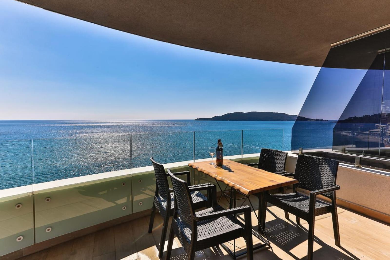 Maresia Boutique Suites Budva Bagian luar foto